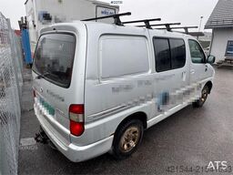 Toyota Hiace 4x4.