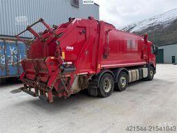 Volvo FM370 6x2 pusher with 2 chamber refuse truck with