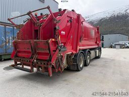 Volvo FM370 6x2 pusher with 2 chamber refuse truck with