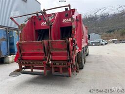 Volvo FM370 6x2 pusher with 2 chamber refuse truck with