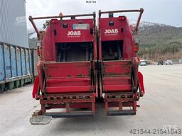 Volvo FM370 6x2 pusher with 2 chamber refuse truck with