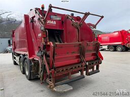 Volvo FM370 6x2 pusher with 2 chamber refuse truck with