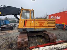 Åkerman H10B crawler excavator with digging bucket.