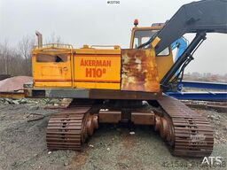 Åkerman H10B crawler excavator with digging bucket.