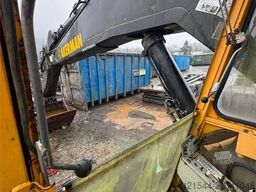 Åkerman H10B crawler excavator with digging bucket.