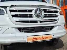MERCEDES-BENZ 519  Allrad 4 x 4 Lagerfahrzeug Stock 20 Sitzer