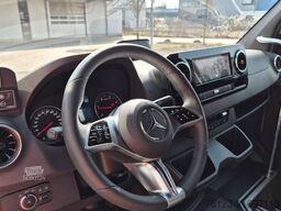 MERCEDES-BENZ 519  Allrad 4 x 4 Lagerfahrzeug Stock 20 Sitzer