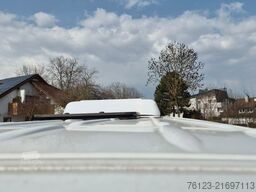 MERCEDES-BENZ 519  Allrad 4 x 4 Lagerfahrzeug Stock 20 Sitzer