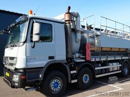 Mercedes-Benz ACTROS 4144 8x4 vacuum truck 246.500km