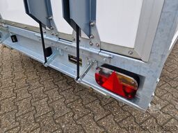 Blyss 615x221x205xm 3500kg 100km/H Sandwichkoffer Wände glatt Heckrampe Zurrsystem