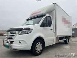 Mercedes-Benz Sprinter 4x2 box truck.