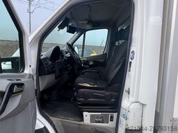 Mercedes-Benz Sprinter 5198 4x2 box truck with tail lift and sid