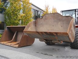 Hitachi ZW220 articulated loader / 2 buckets