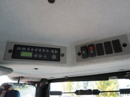 Hitachi ZW220 articulated loader / 2 buckets