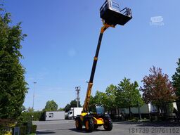JCB 535-95 / 3.5 T / range 9.5 m / joystick