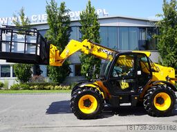 JCB 535-95 / 3.5 T / range 9.5 m / joystick