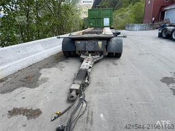 Istrail 3 akslet hook trailer with tipper
