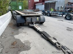 Istrail 3 akslet hook trailer with tipper