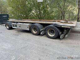 Istrail 3 akslet hook trailer with tipper