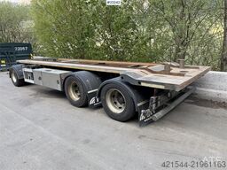 Istrail 3 akslet hook trailer with tipper