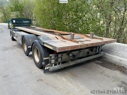 Istrail 3 akslet hook trailer with tipper