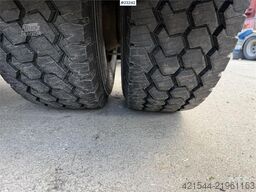 Istrail 3 akslet hook trailer with tipper