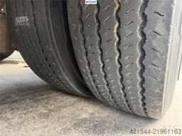 Istrail 3 akslet hook trailer with tipper