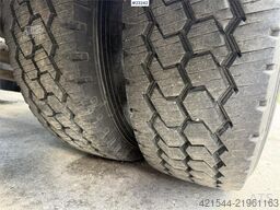 Istrail 3 akslet hook trailer with tipper