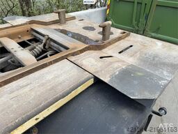 Istrail 3 akslet hook trailer with tipper