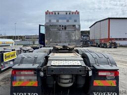 Volvo FH16 750 8x4 tractor unit with hydraulics