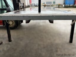 Krone Plattform 7,82m mit Steckrungen mittig