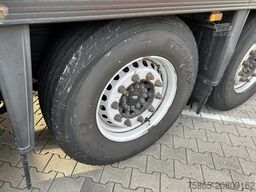 Schmitz Cargobull SCB S3B / Box Trailer / 2x Liftas / APK TUV 09-26
