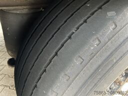 Schmitz Cargobull SCB S3B / Box Trailer / 2x Liftas / APK TUV 09-26