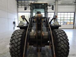 Komatsu WA250