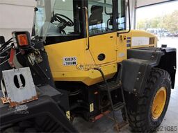 Komatsu WA250