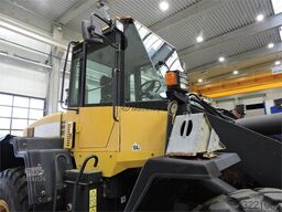 Komatsu WA250