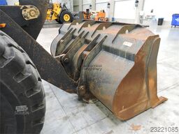 Komatsu WA250