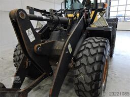Komatsu WA250
