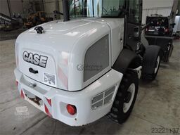 CASE 221F + Fork