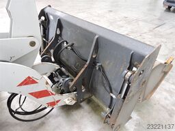 CASE 221F + Fork
