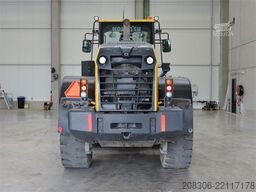 KOMATSU WA320