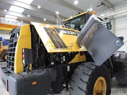 KOMATSU WA320