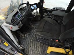 KOMATSU WA320