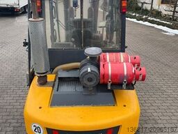 JUNGHEINRICH TFG680 Duplex Gasstapler Seitensch. hydr. Zinken