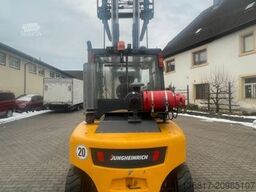 JUNGHEINRICH TFG680 Duplex Gasstapler Seitensch. hydr. Zinken