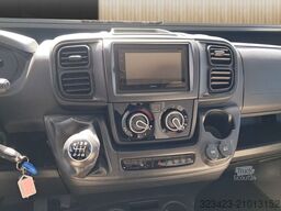 EURAMOBIL Activa One 690 HB Sat/TV Markise Navi Radträger