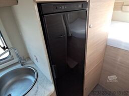 EURAMOBIL Activa One 690 HB Sat/TV Markise Navi Radträger