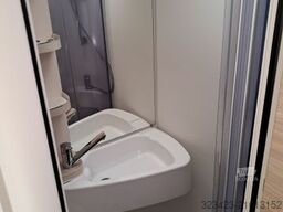 EURAMOBIL Activa One 690 HB Sat/TV Markise Navi Radträger