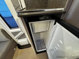 BÜRSTNER Lyseo TD 744 *Automatik*Hubbett*4.250 kg*