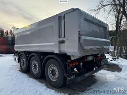  Ovox triple-axle trailer